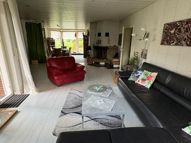 Freistehendes Einfamilienhaus mit Garage, Terrasse, Balkon und großem Garten – Brakel(Bellersen) – Vorschaubild 4
