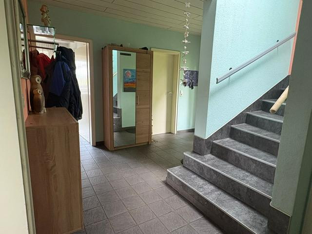 Freistehendes Einfamilienhaus mit Garage, Terrasse, Balkon und großem Garten – Brakel(Bellersen) – Vorschaubild 9