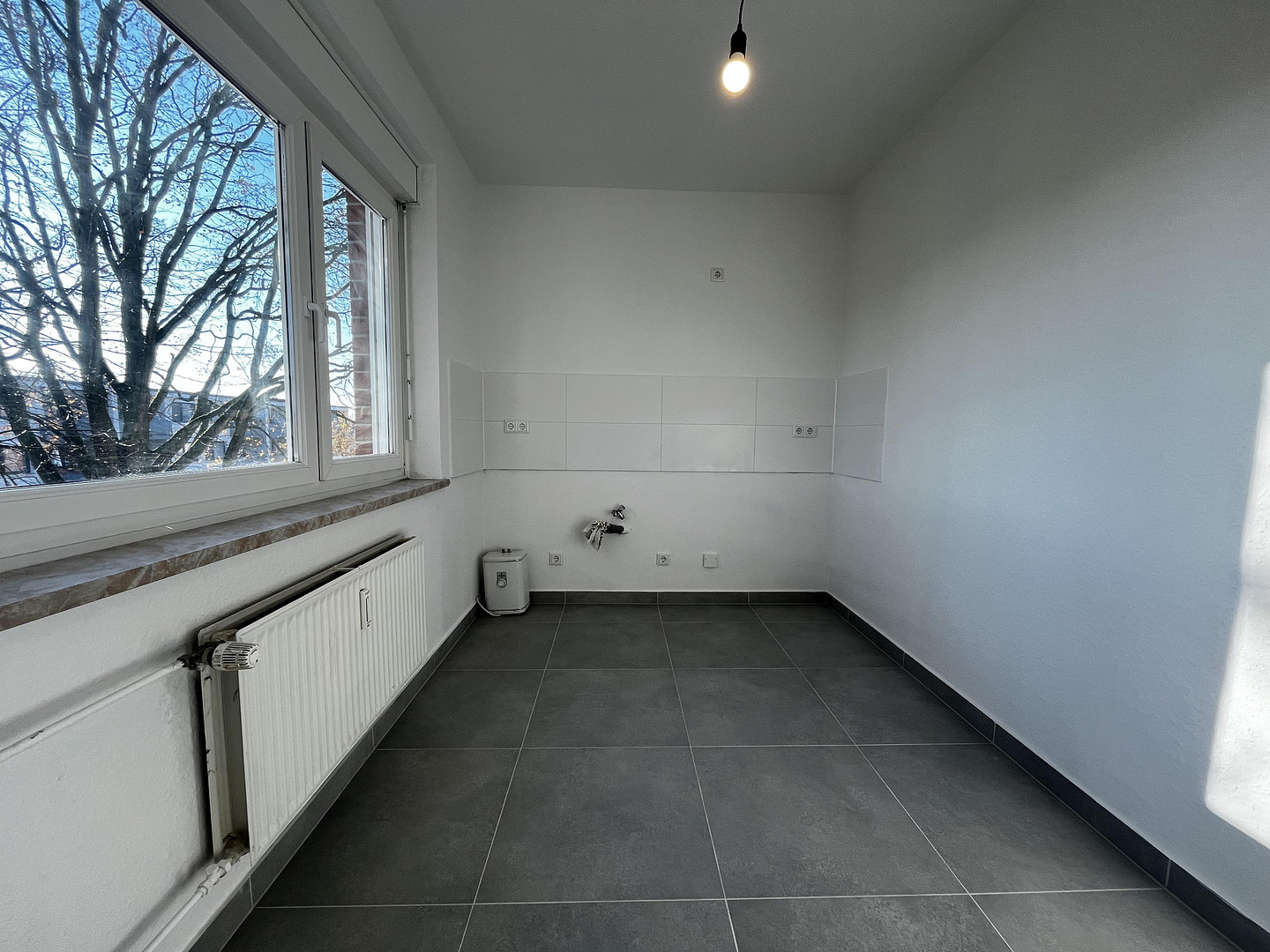 Demnächst bezugsbereit: Modernisierte Erdgeschosswohnung mit Südbalkon – Rominter Straße 10, 28777 Bremen(Blumenthal) – Vorschaubild 2