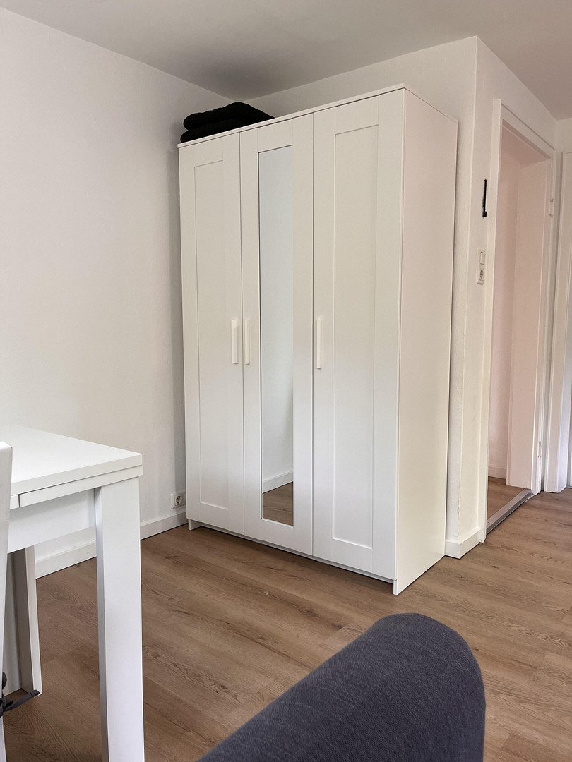 Gemütliche möblierte Wohnung mit Blick ins Grüne – München(Solln) – Vorschaubild 10