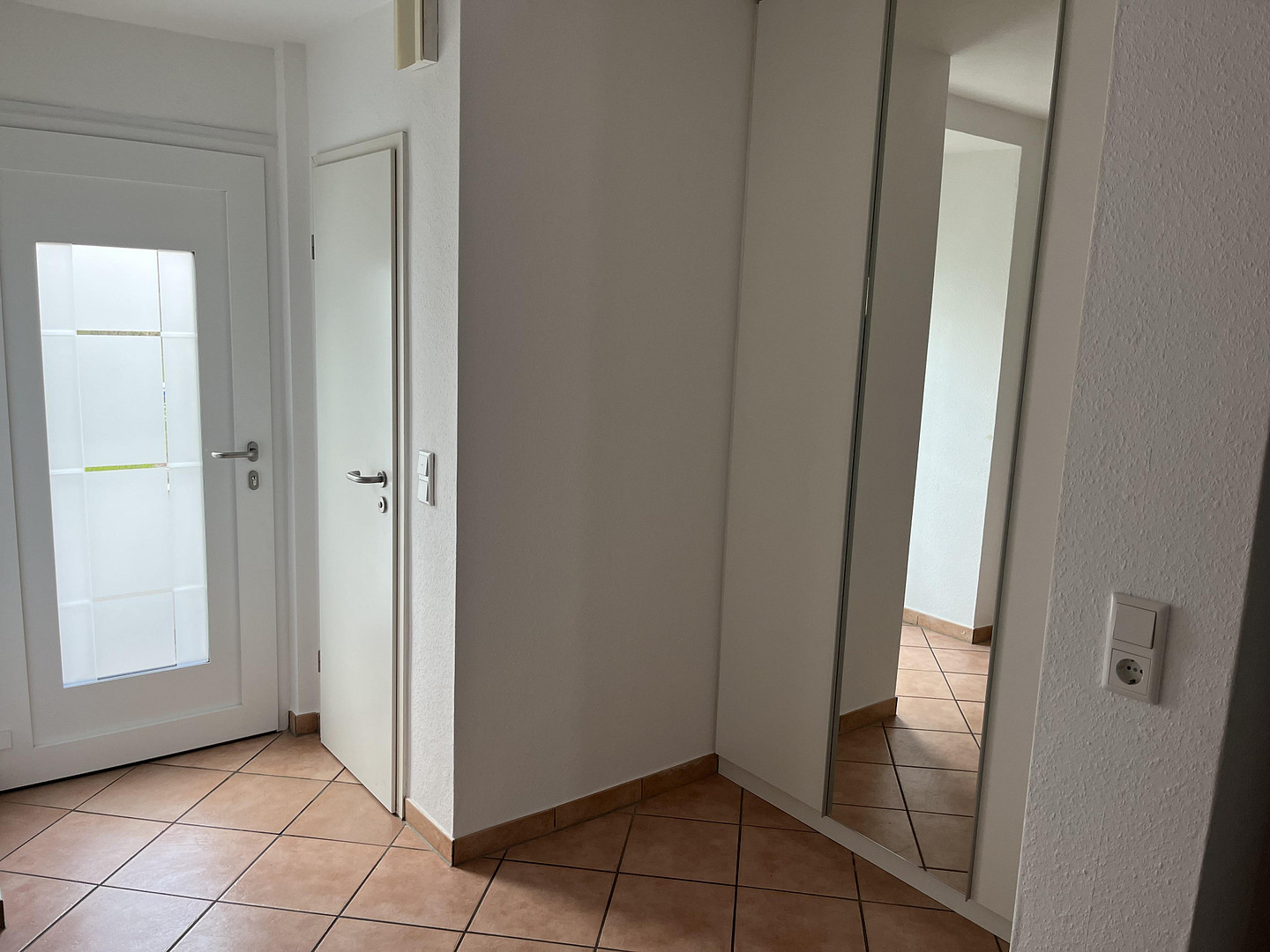 RMH sucht glückliche Familie die  im Taunus/ Oberursel / Weißkirchen, etwas EIGENES möchten – Weisskirchenerstraße 57, 61440 Oberursel(Stierstadt) – Vorschaubild 6