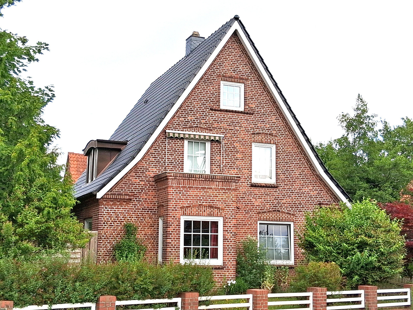 Zweifamilienhaus mit Werkstatt in zentraler Lage. – Rendsburg – Vorschaubild 2