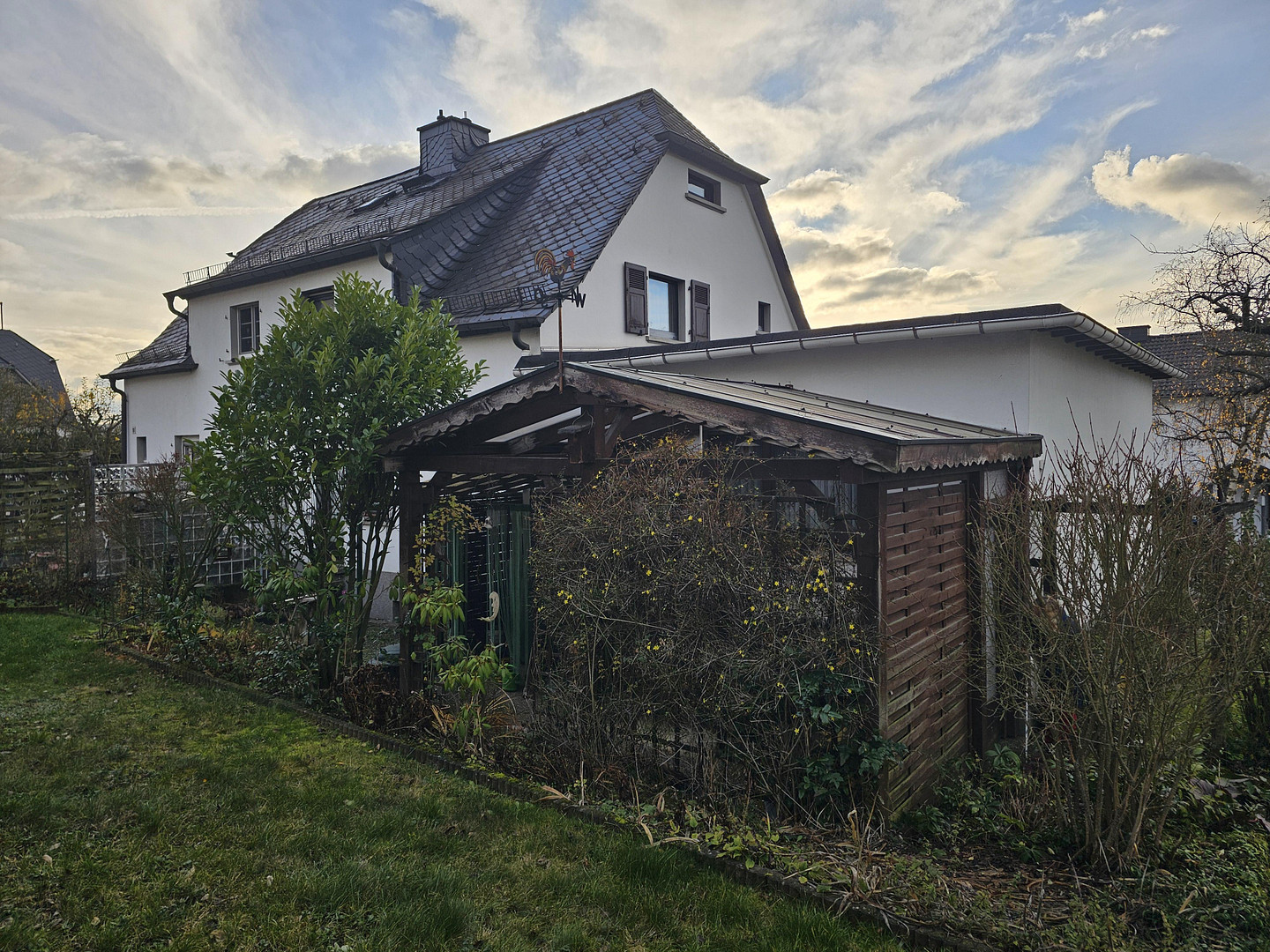 Doppelhaushälfte mit Anbau und Doppelgarage – Herborn / Heesen(Herborn) – Vorschaubild 2