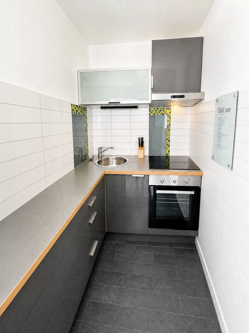🏠 Stilvolles, vollmöbliertes 1-Zimmer-Apartment mit Kaminofen – Nürnberger Altstadt – Obere Kreuzgasse 15, 90403 Nürnberg(Altstadt-St. Lorenz) – Vorschaubild 4