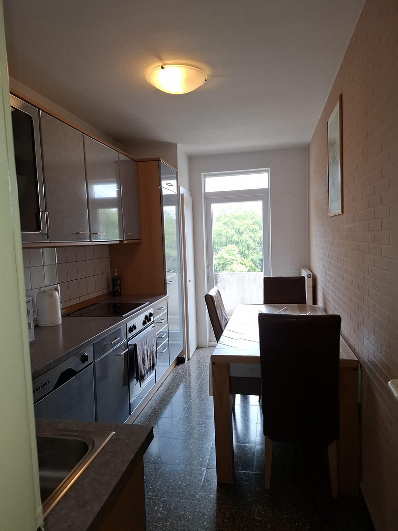 78QM Wohnung - 2 Schlafzimmer, Balkon, Badezimme mit Wanne – Steinstraße 193, 47798 KRefeld(Stadtmitte) – Vorschaubild 7