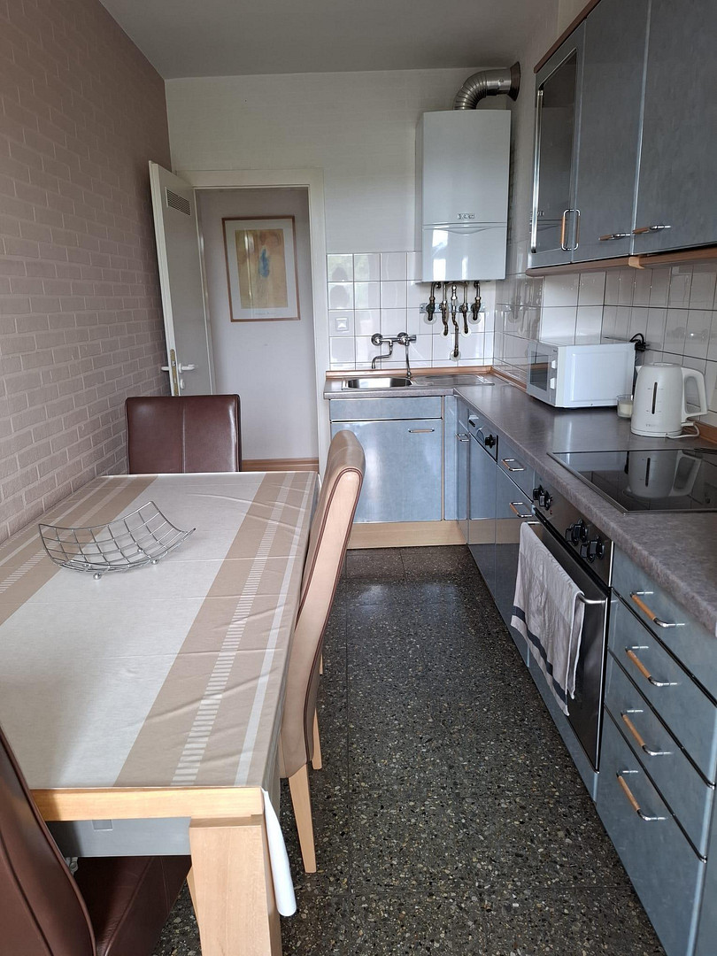 78QM Wohnung - 2 Schlafzimmer, Balkon, Badezimme mit Wanne – Steinstraße 193, 47798 KRefeld(Stadtmitte) – Vorschaubild 5