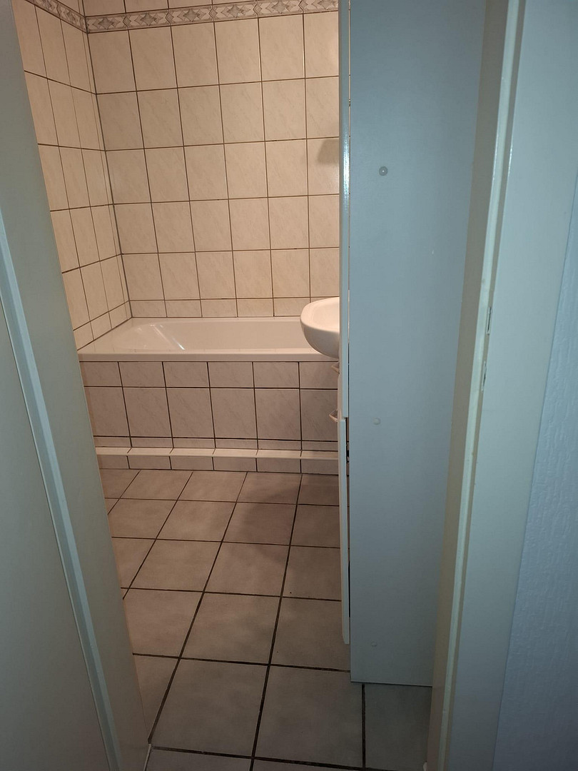 78QM Wohnung - 2 Schlafzimmer, Balkon, Badezimme mit Wanne – Steinstraße 193, 47798 KRefeld(Stadtmitte) – Vorschaubild 8