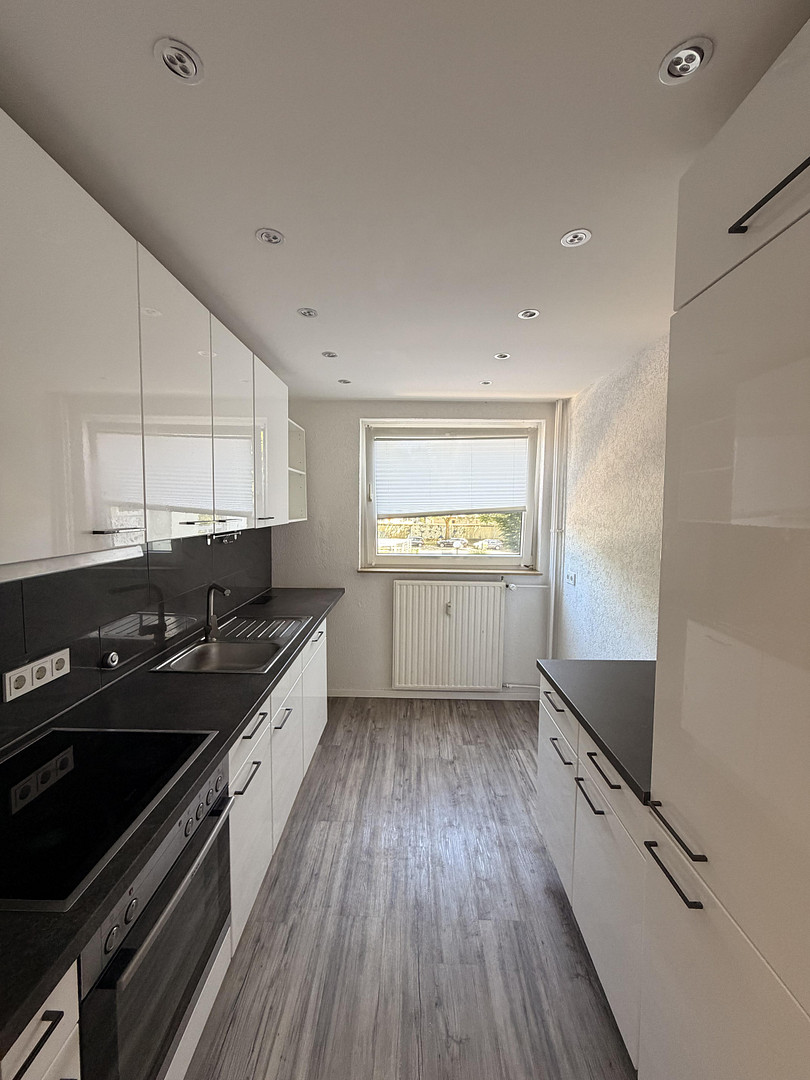 Vollständig renovierte Wohnung mit drei Zimmern sowie Balkon und Einbauküche in Salzgitter – Kurt-Schuhmacher-Ring 23, 38228 Salzgitter(Bruchmachtersen) – Vorschaubild 6