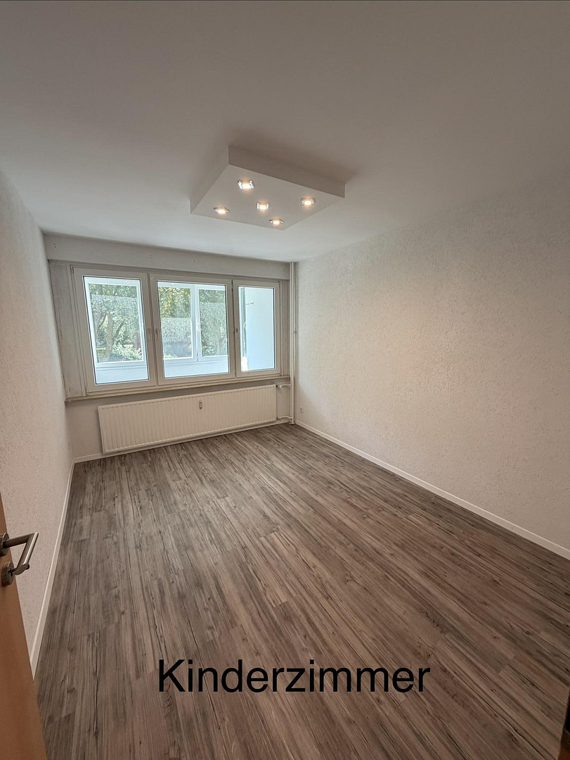 Vollständig renovierte Wohnung mit drei Zimmern sowie Balkon und Einbauküche in Salzgitter – Kurt-Schuhmacher-Ring 23, 38228 Salzgitter(Bruchmachtersen) – Vorschaubild 5