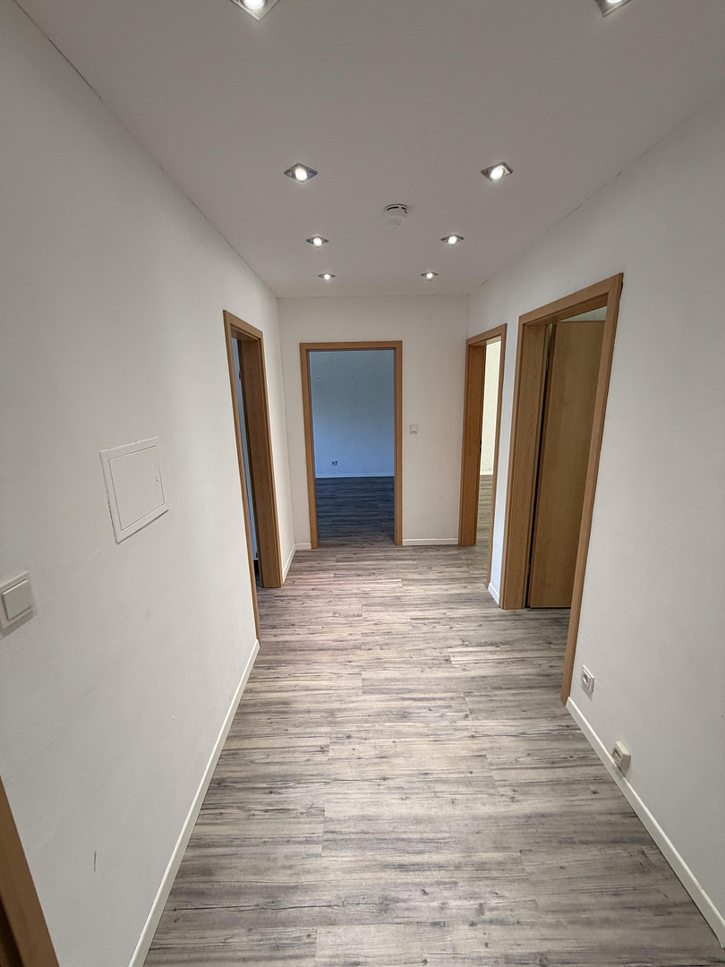Vollständig renovierte Wohnung mit drei Zimmern sowie Balkon und Einbauküche in Salzgitter – Kurt-Schuhmacher-Ring 23, 38228 Salzgitter(Bruchmachtersen) – Vorschaubild 8