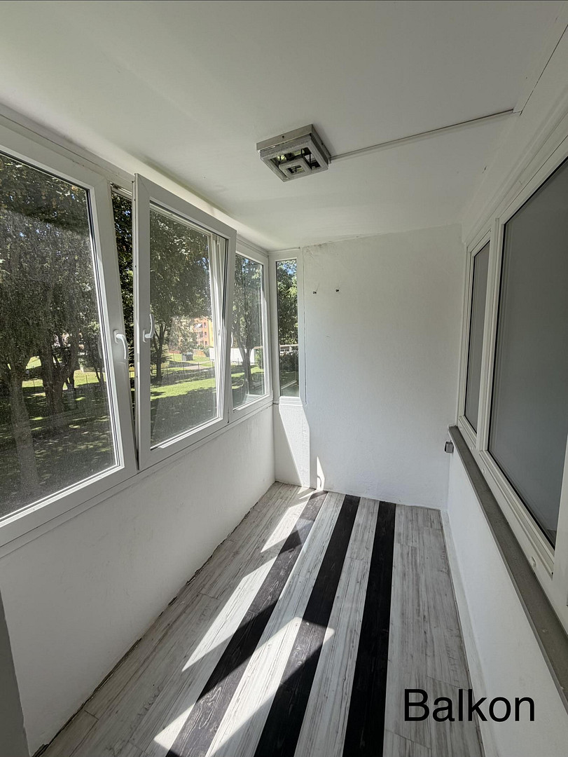 Vollständig renovierte Wohnung mit drei Zimmern sowie Balkon und Einbauküche in Salzgitter – Kurt-Schuhmacher-Ring 23, 38228 Salzgitter(Bruchmachtersen) – Vorschaubild 3