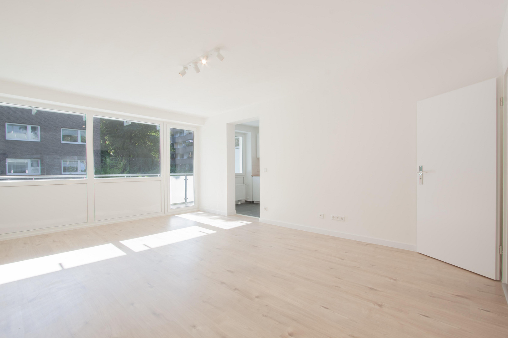 3 Zimmer Wohnung mit Balkon, EBK und 240 qm Garten – Arnold-Schönberg-Str. 5, 40593 Düsseldorf(Urdenbach) – Vorschaubild 12