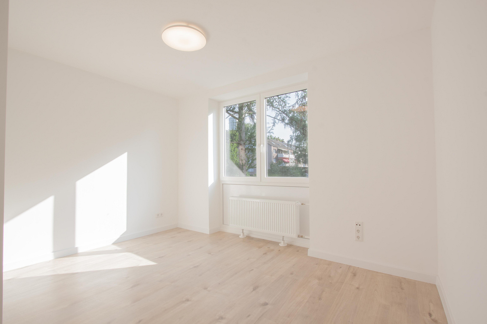 3 Zimmer Wohnung mit Balkon, EBK und 240 qm Garten – Arnold-Schönberg-Str. 5, 40593 Düsseldorf(Urdenbach) – Vorschaubild 7