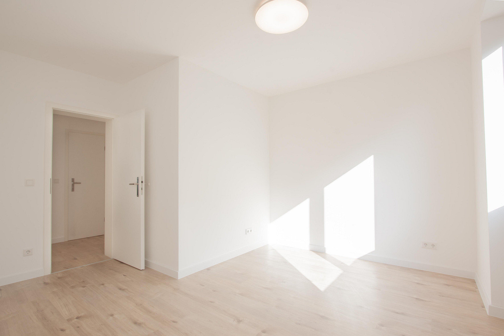 3 Zimmer Wohnung mit Balkon, EBK und 240 qm Garten – Arnold-Schönberg-Str. 5, 40593 Düsseldorf(Urdenbach) – Vorschaubild 6