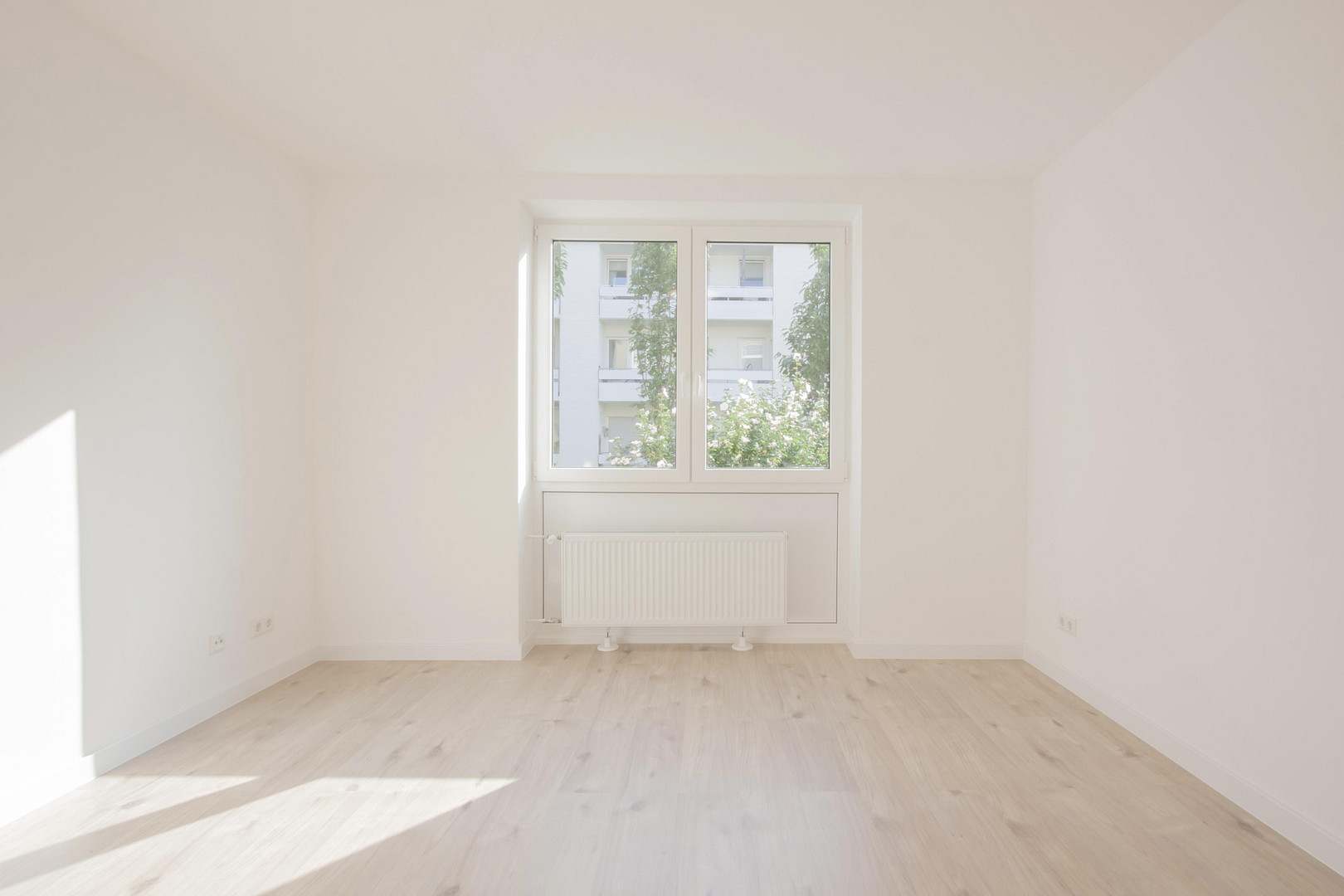 3 Zimmer Wohnung mit Balkon, EBK und 240 qm Garten – Arnold-Schönberg-Str. 5, 40593 Düsseldorf(Urdenbach) – Vorschaubild 5