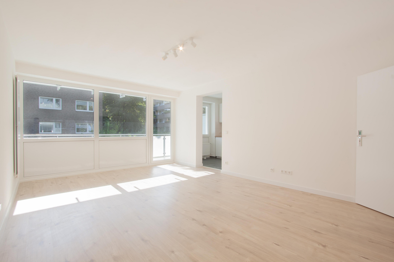 3 Zimmer Wohnung mit Balkon, EBK und 240 qm Garten – Arnold-Schönberg-Str. 5, 40593 Düsseldorf(Urdenbach) – Vorschaubild 11