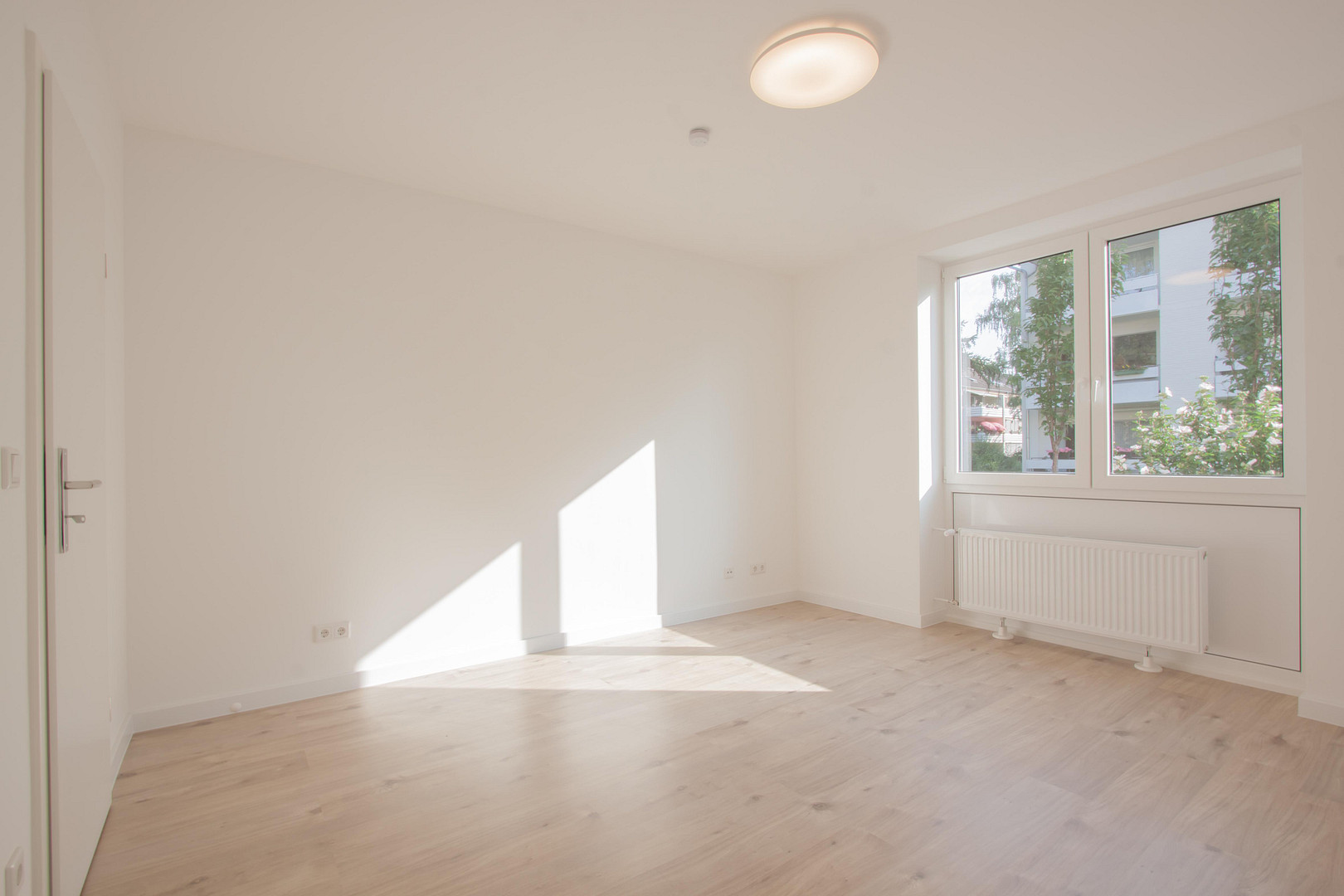 3 Zimmer Wohnung mit Balkon, EBK und 240 qm Garten – Arnold-Schönberg-Str. 5, 40593 Düsseldorf(Urdenbach) – Vorschaubild 4