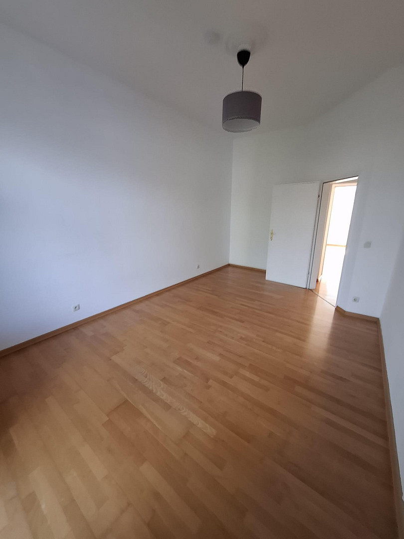 So wohnt man nahe Volksgarten. Altbau. Wohnküche. WG geeignet. Frei stehend. Von Privat. – Stoffeler Straße 18, 40227 Düsseldorf(Oberbilk) – Vorschaubild 7
