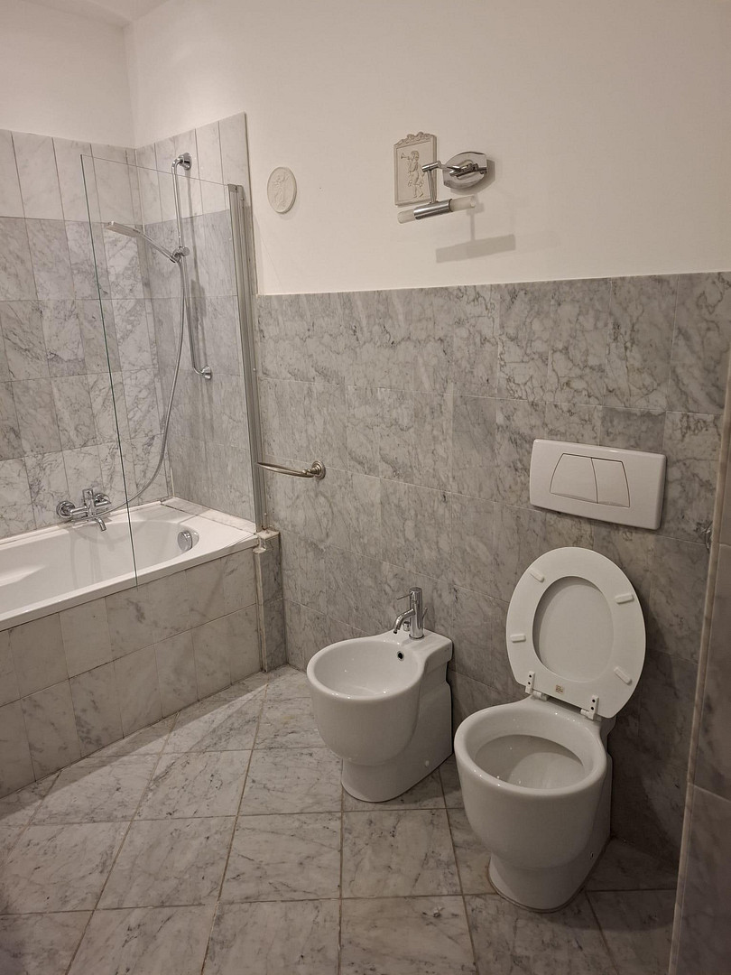 So wohnt man nahe Volksgarten. Altbau. Wohnküche. WG geeignet. Frei stehend. Von Privat. – Stoffeler Straße 18, 40227 Düsseldorf(Oberbilk) – Vorschaubild 13