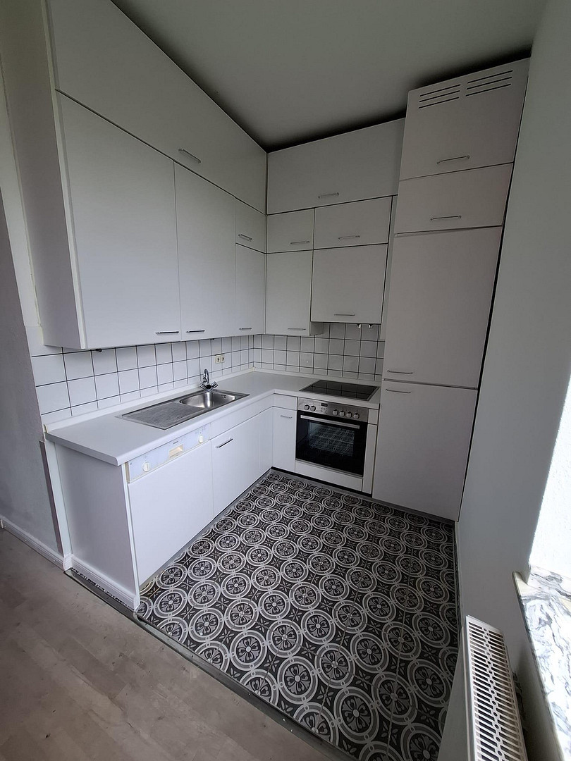 So wohnt man nahe Volksgarten. Altbau. Wohnküche. WG geeignet. Frei stehend. Von Privat. – Stoffeler Straße 18, 40227 Düsseldorf(Oberbilk) – Vorschaubild 10