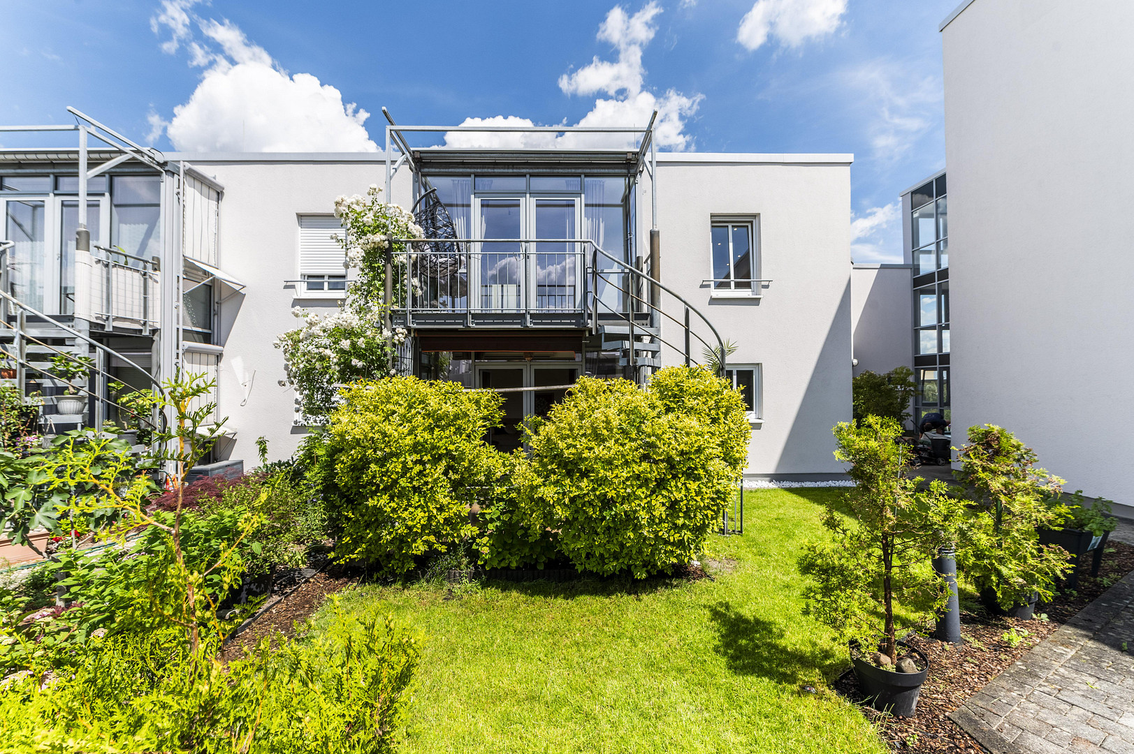 Luxus kernsanierte Maisonette mit Reihenhauscharakter, Garten & Panoramablick über Dresden – Dresden(Plauen) – Vorschaubild 13