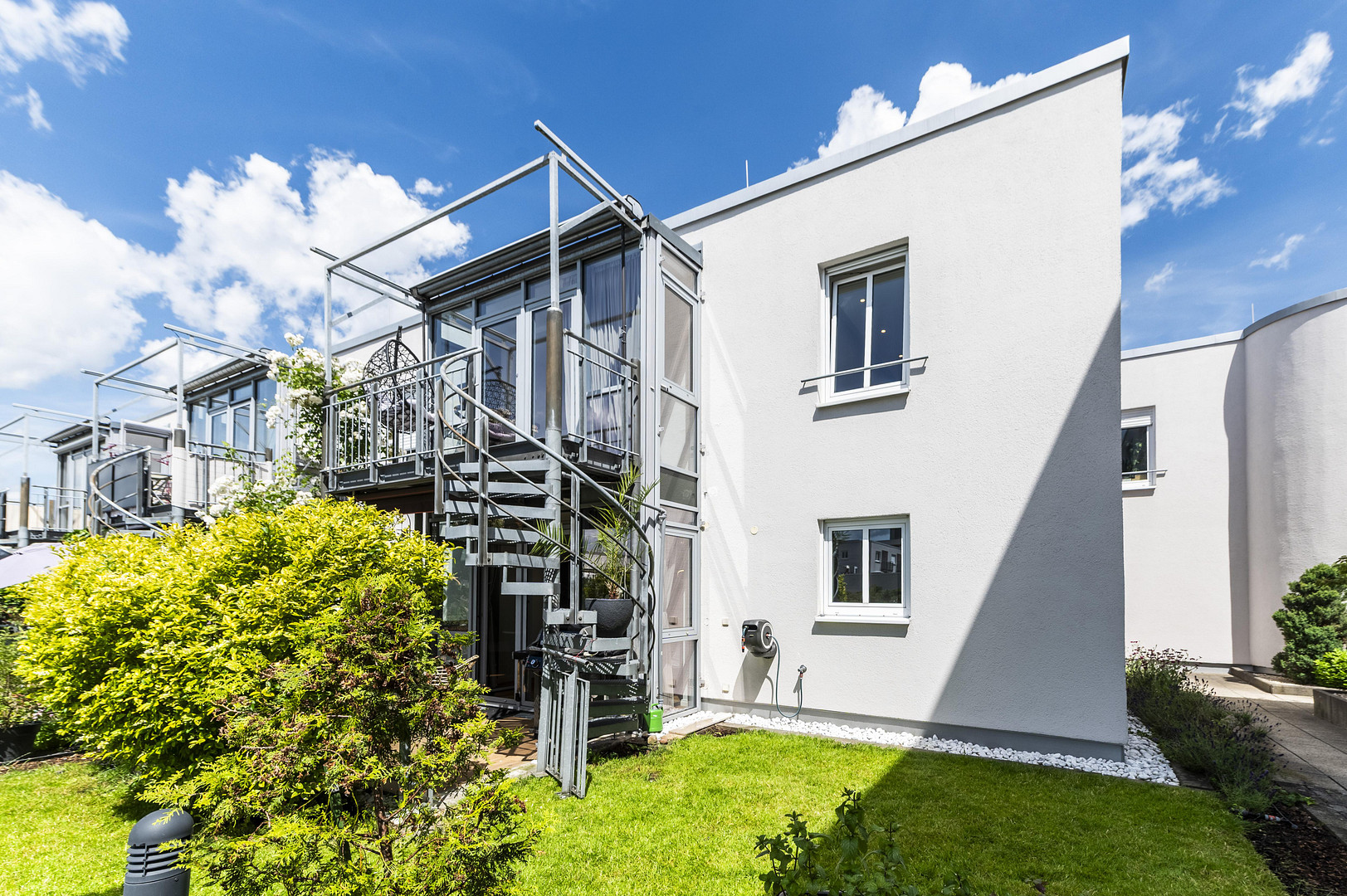 Luxus kernsanierte Maisonette mit Reihenhauscharakter, Garten & Panoramablick über Dresden – Dresden(Plauen) – Vorschaubild 12