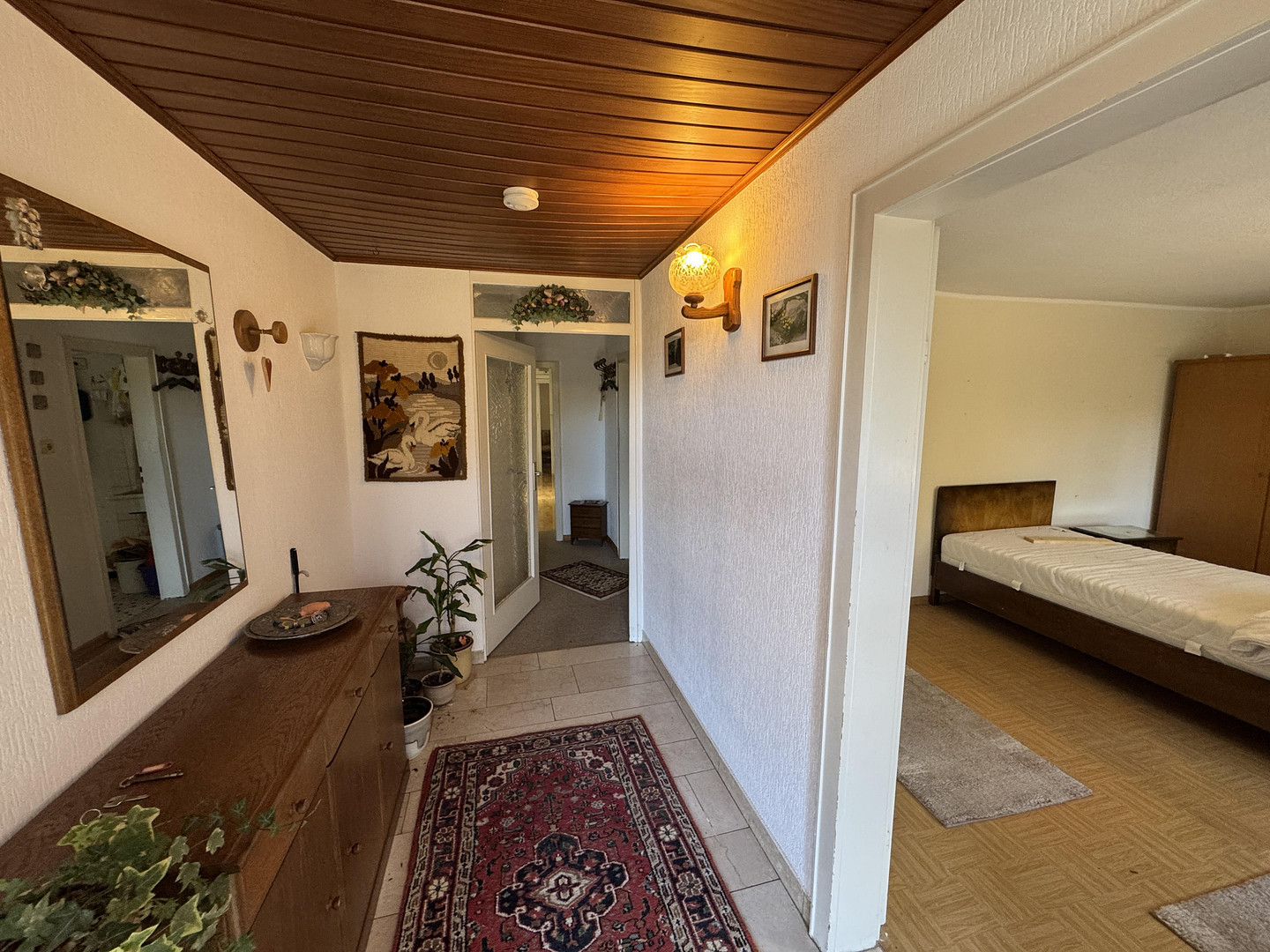 Doppelhaushälfte in ruhiger Lage mit Doppelgarage – Friedhofstraße 13, 66989 Höheinöd – Vorschaubild 2