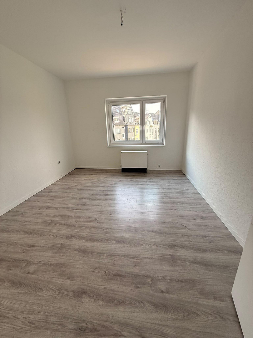 wunderschöne 3 Raum Wohnung mit Balkon und Gartennutzung frisch renoviert  Hobeisenstr – Hobeisenstr., 45147 Essen(Holsterhausen) – Vorschaubild 6