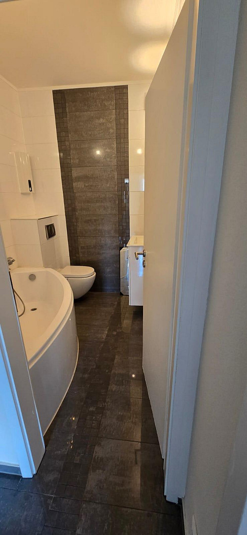 wunderschöne 3 Raum Wohnung mit Balkon und Gartennutzung frisch renoviert  Hobeisenstr – Hobeisenstr., 45147 Essen(Holsterhausen) – Vorschaubild 11
