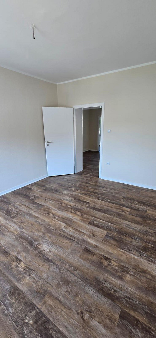 wunderschöne 3 Raum Wohnung mit Balkon und Gartennutzung frisch renoviert  Hobeisenstr – Hobeisenstr., 45147 Essen(Holsterhausen) – Vorschaubild 4