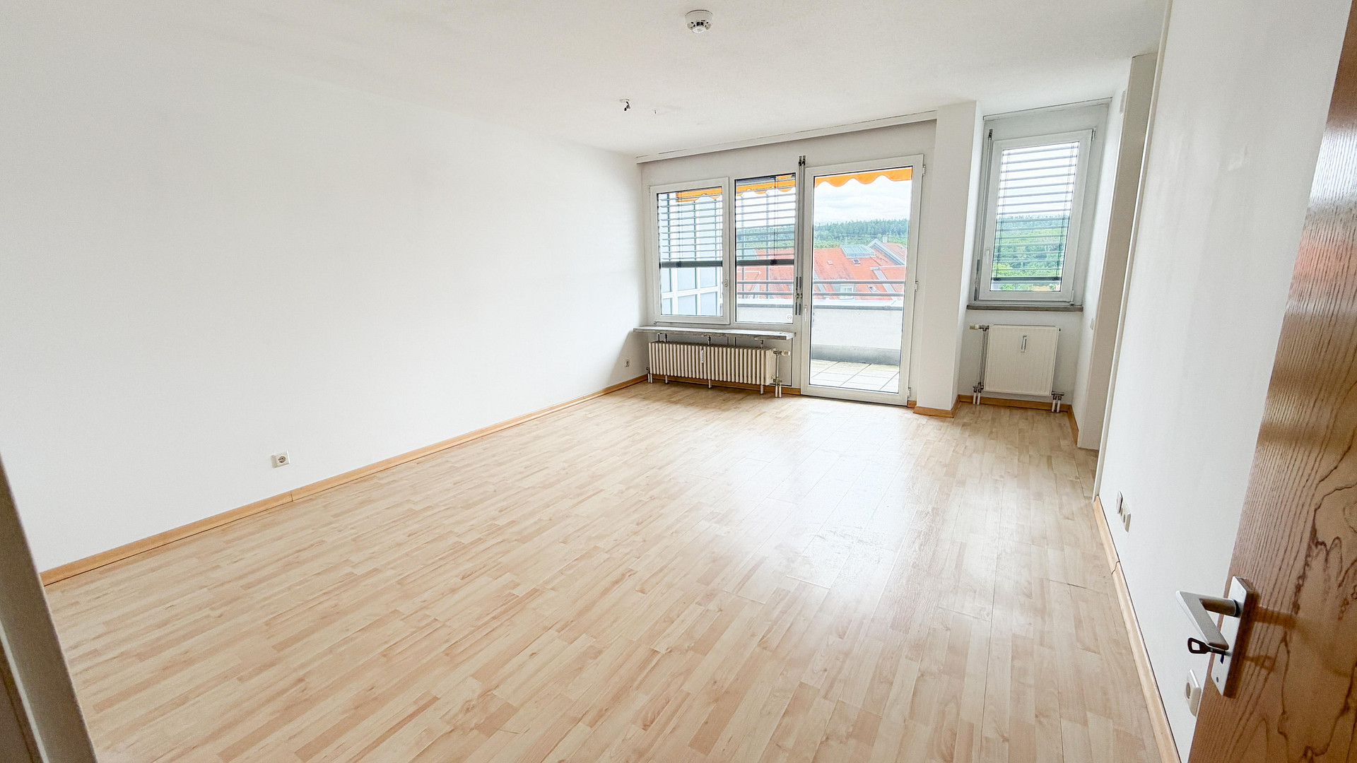 Betreutes Wohnen mit Dachterrasse: Weitblick über den Stadtwald, bezugsfertig und provisionsfrei – Rehhofstr. 142, 90482 Nürnberg(Laufamholz) – Vorschaubild 3