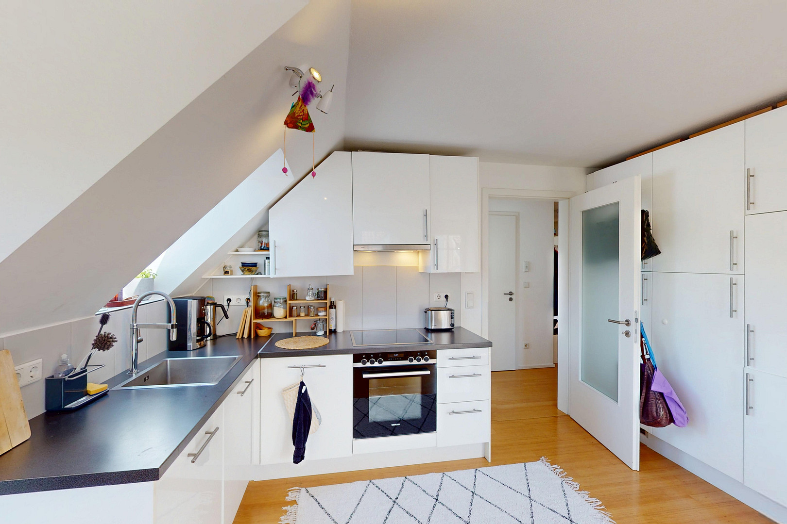 Design-Maisonette (Alleinige Etage) | KfW-A+, Galerie, Kamin | nahe S-Bahn Untermenzing – Manzostr. 15, 80997 München(Untermenzing) – Vorschaubild 7