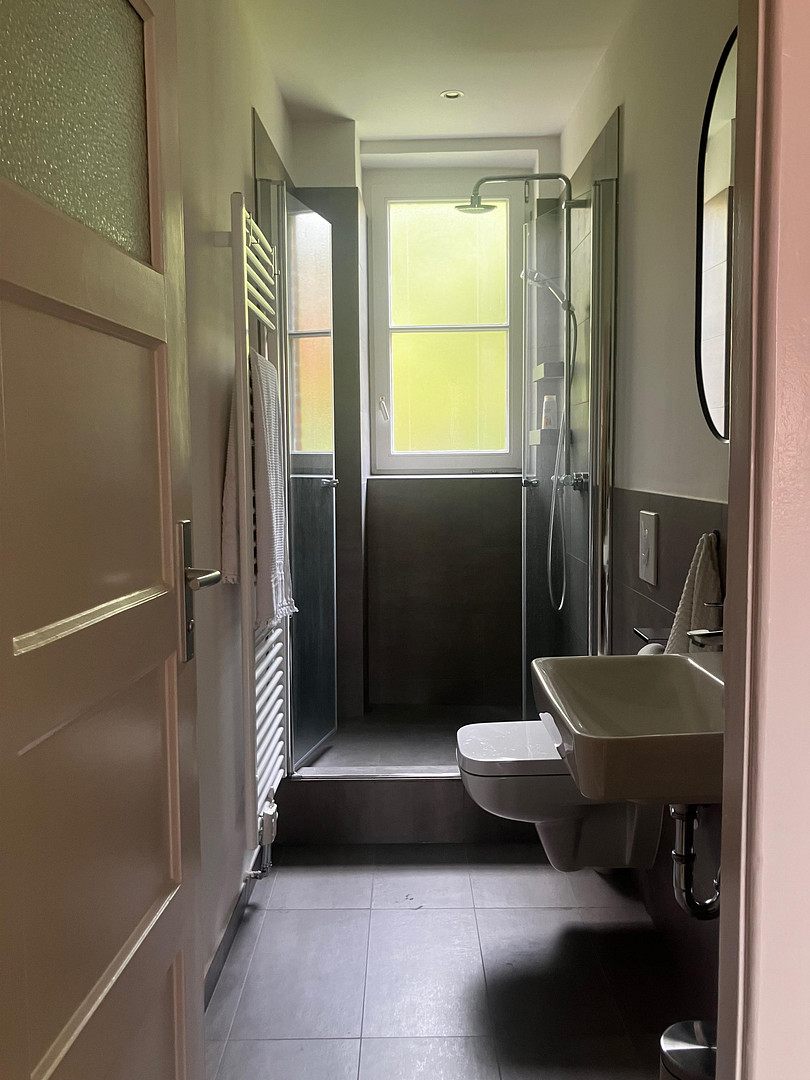 Wunderschön möblierte, frisch sanierte Wohnung in Schöneberg mit Sonnenbalkon & EBK – Traegerstr. 8, 12159 Berlin(Schöneberg) – Vorschaubild 12