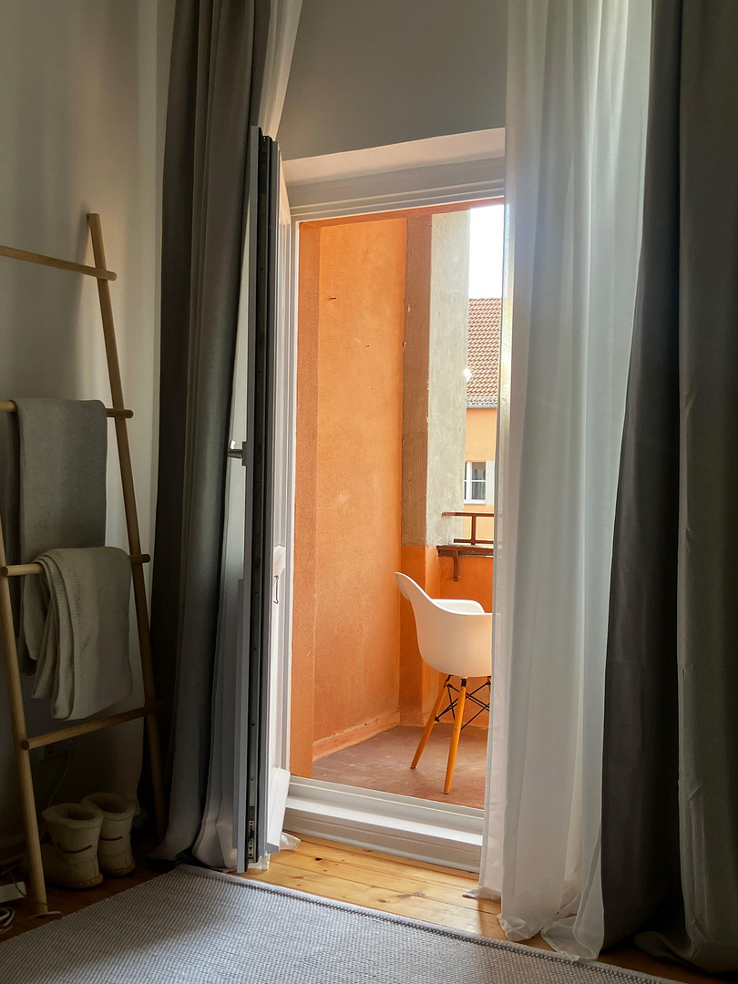 Wunderschön möblierte, frisch sanierte Wohnung in Schöneberg mit Sonnenbalkon & EBK – Traegerstr. 8, 12159 Berlin(Schöneberg) – Vorschaubild 7