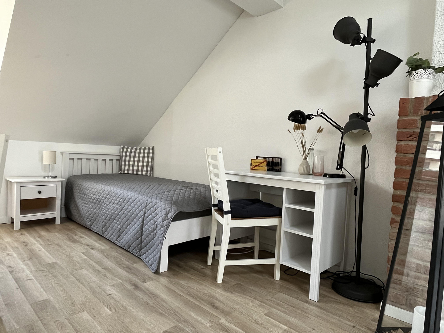 Moderne 3-Zimmer-Wohnung in sehr zentraler Lage (Nutzung als Ferienwohnung möglich) – Hannover(Mitte) – Vorschaubild 16