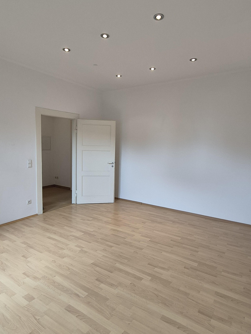 Mehrfamilienhaus, Dreifamilienhaus mit Loft Charakter u. Dachterrasse in Krefeld – Krefeld(Stadtmitte) – Vorschaubild 25