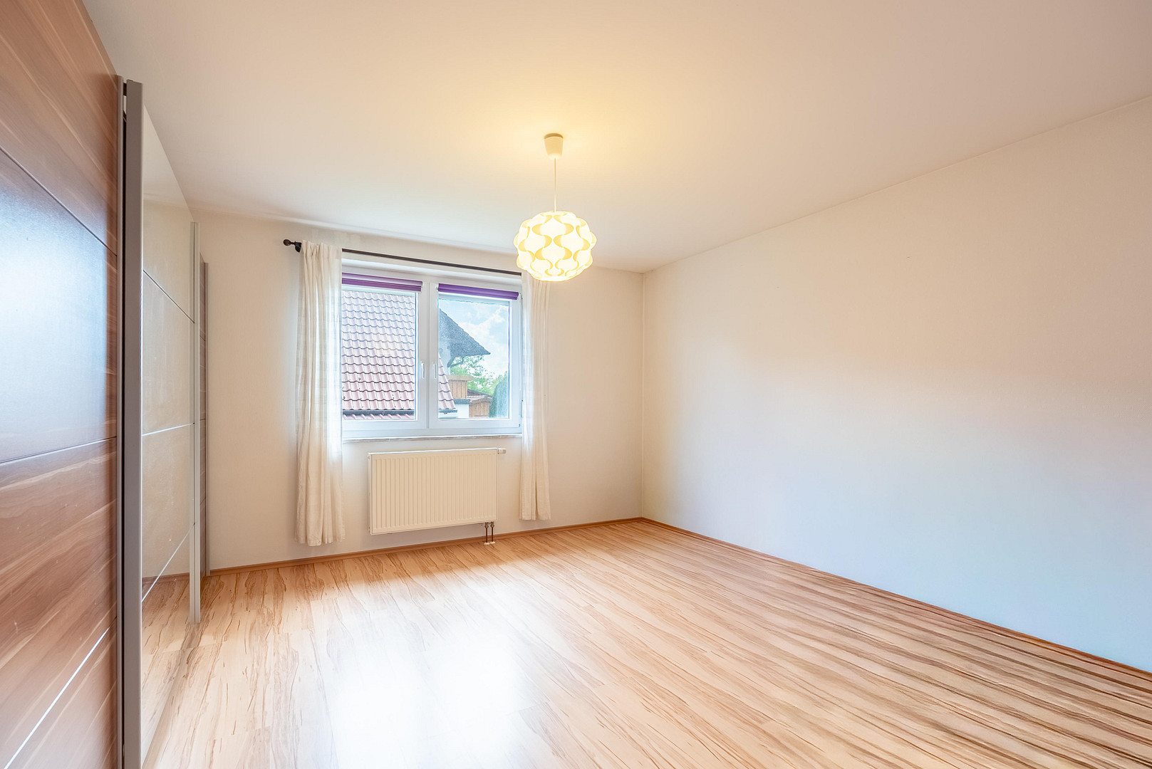 Der günstige Weg ins Eigenheim: Einfamilienhaus mit Garage und Gestaltungspotenzial – Wittislingen – Vorschaubild 2