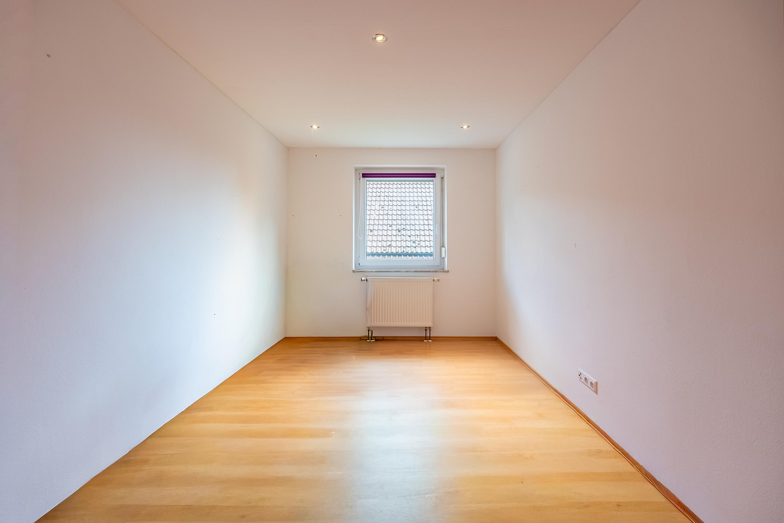 Der günstige Weg ins Eigenheim: Einfamilienhaus mit Garage und Gestaltungspotenzial – Wittislingen – Vorschaubild 3