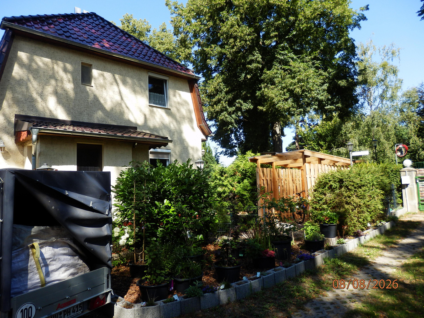 modernisierte Doppelhaushelfte mit zwei Wohnungen auf 403,50 qm Grundstück mit Garage – Bästleinsstraße 17, 16540 Hohen Neuendorf – Vorschaubild 3
