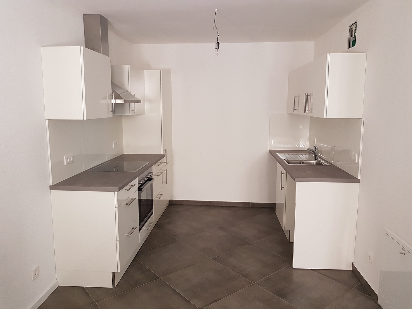 Sofort frei! Kernsanierte moderne 1-Zimmerwohnung ruhige Altstadtlage ohne KFZ-Stellplatz – Neue Gasse, 97421 Schweinfurt – Vorschaubild 2