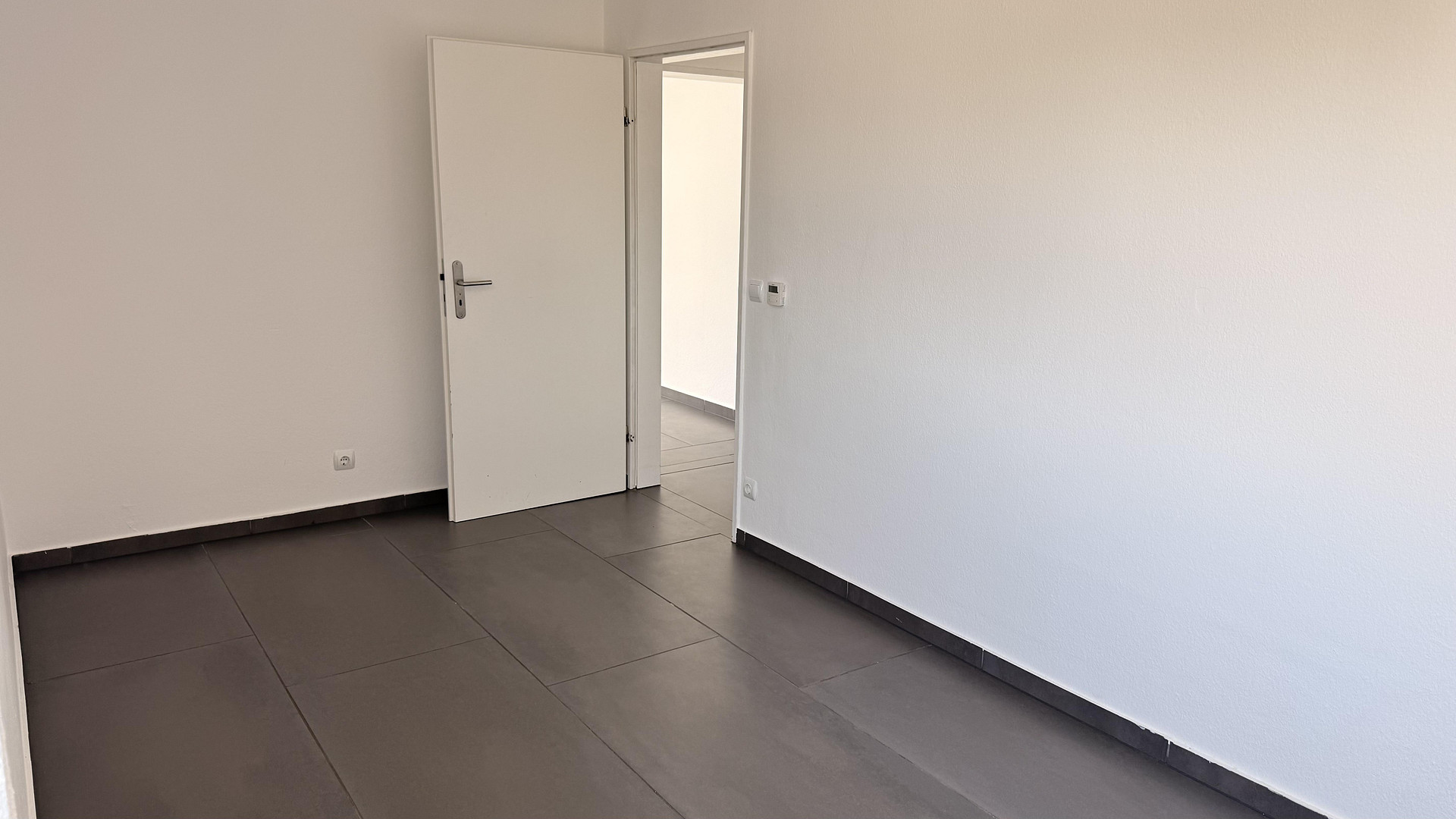 Provisionsfrei: Helle 3-Zimmer-Wohnung mit Loggia, Fußbodenheizung & Stellplatz in Hügelsheim – 76549 Hügelsheim – Vorschaubild 8