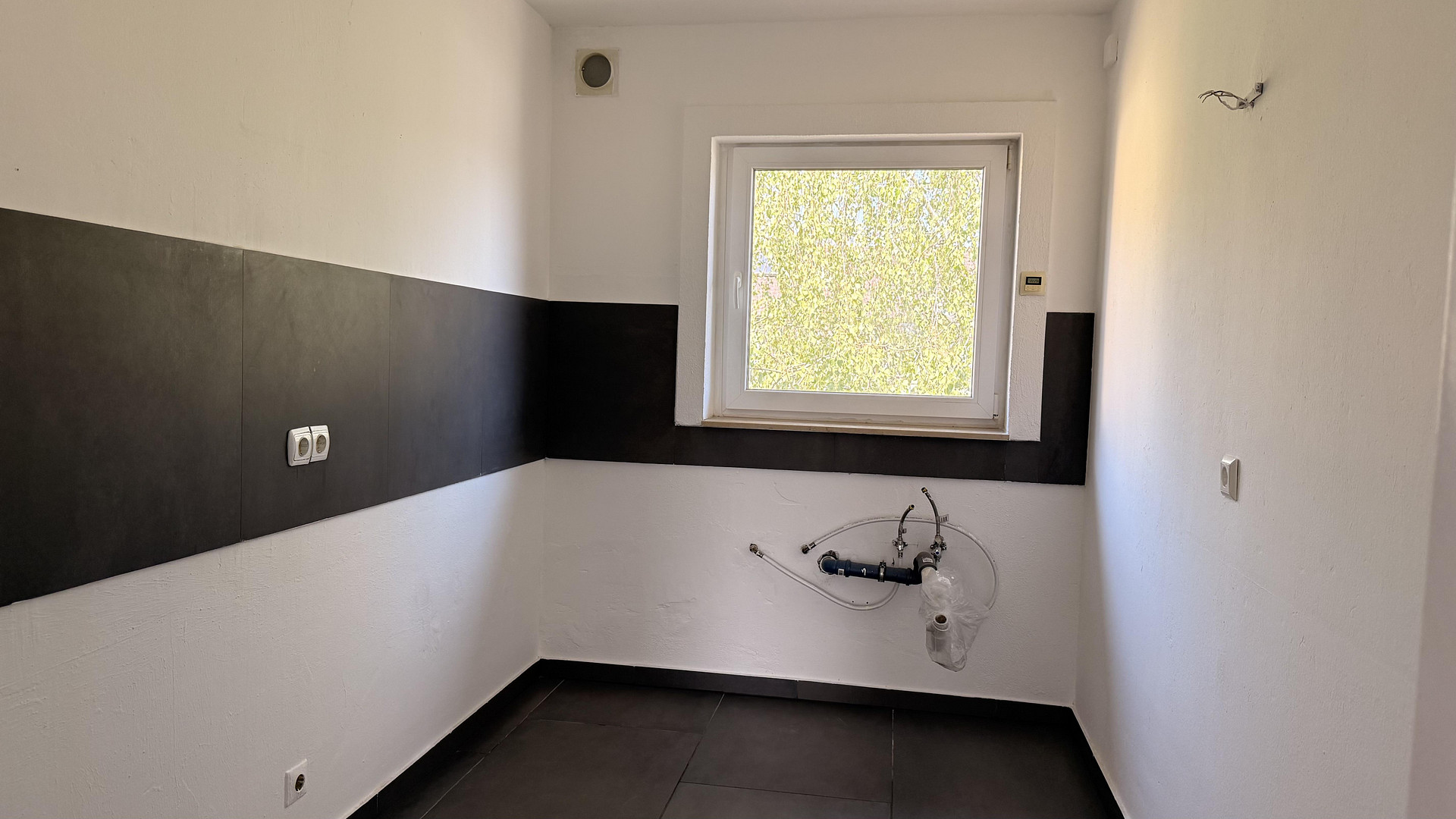Provisionsfrei: Helle 3-Zimmer-Wohnung mit Loggia, Fußbodenheizung & Stellplatz in Hügelsheim – 76549 Hügelsheim – Vorschaubild 9