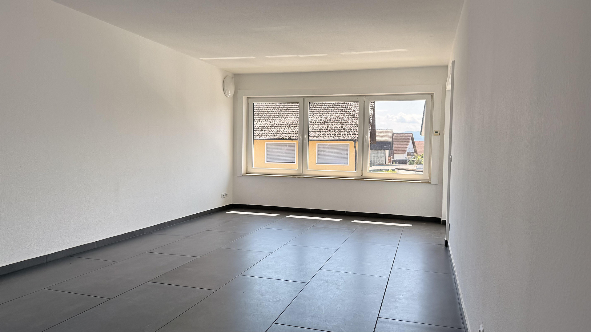 Provisionsfrei: Helle 3-Zimmer-Wohnung mit Loggia, Fußbodenheizung & Stellplatz in Hügelsheim – 76549 Hügelsheim – Vorschaubild 3