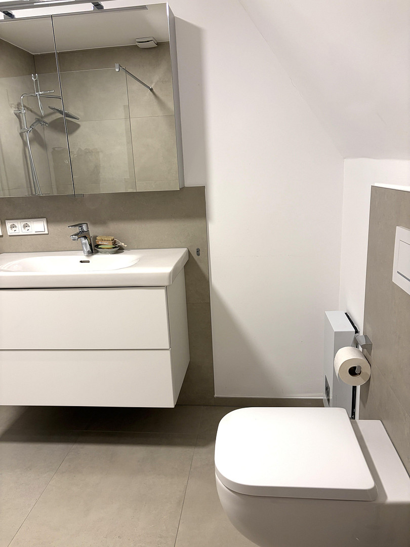 Exquisites Wohnerlebnis: 5 Zimmer, 3 Balkone, 2 Ebenen, Klima, Garage und und und..... – Thielenbrucher Allee 11, 51069 Köln(Dellbrück) – Vorschaubild 18