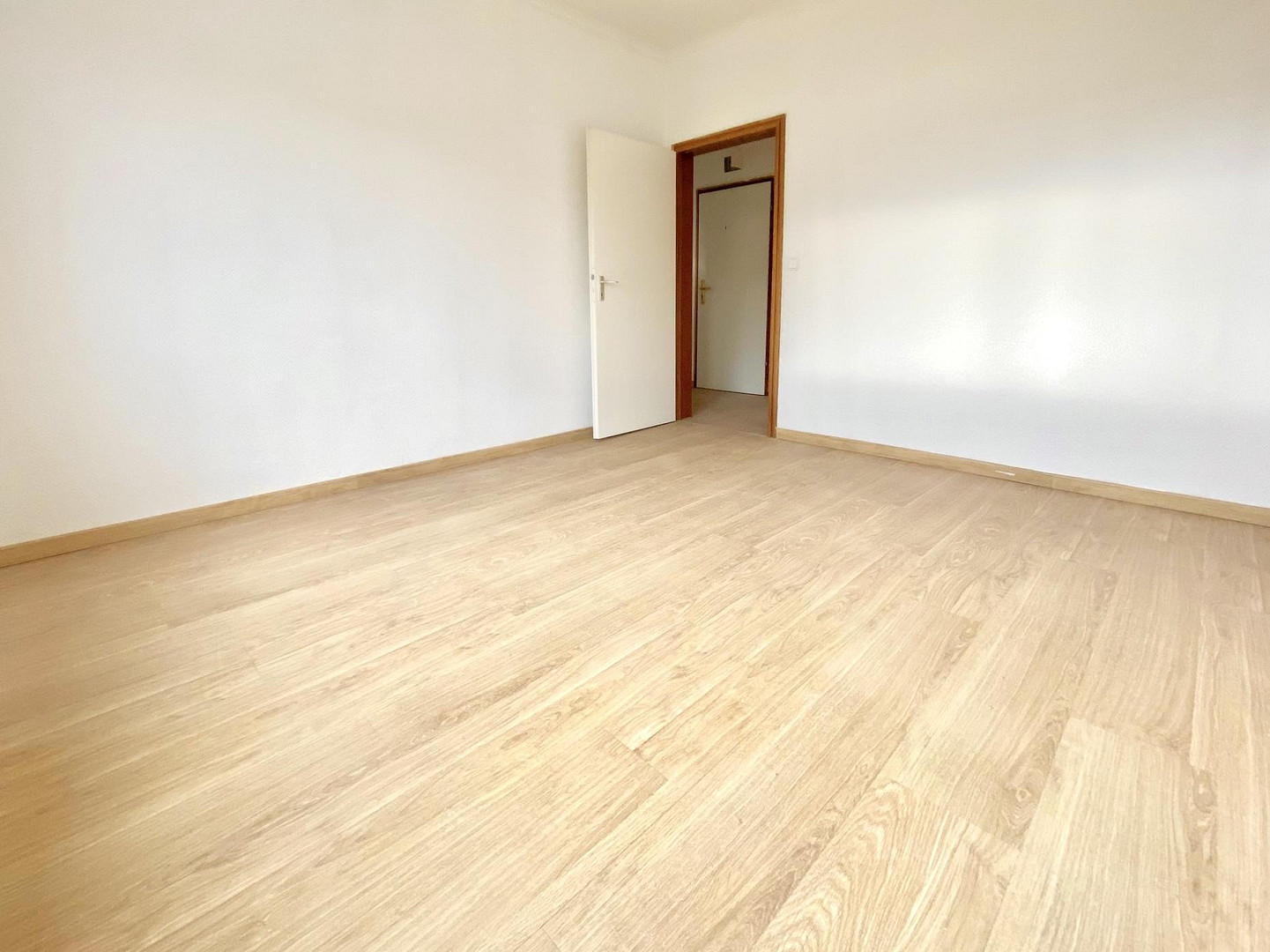 Charmante 2-Zimmer-Wohnung mit Balkon – sofort bezugsbereit – Plattenberg 57, 27283 Verden(Verden (Aller)) – Vorschaubild 2
