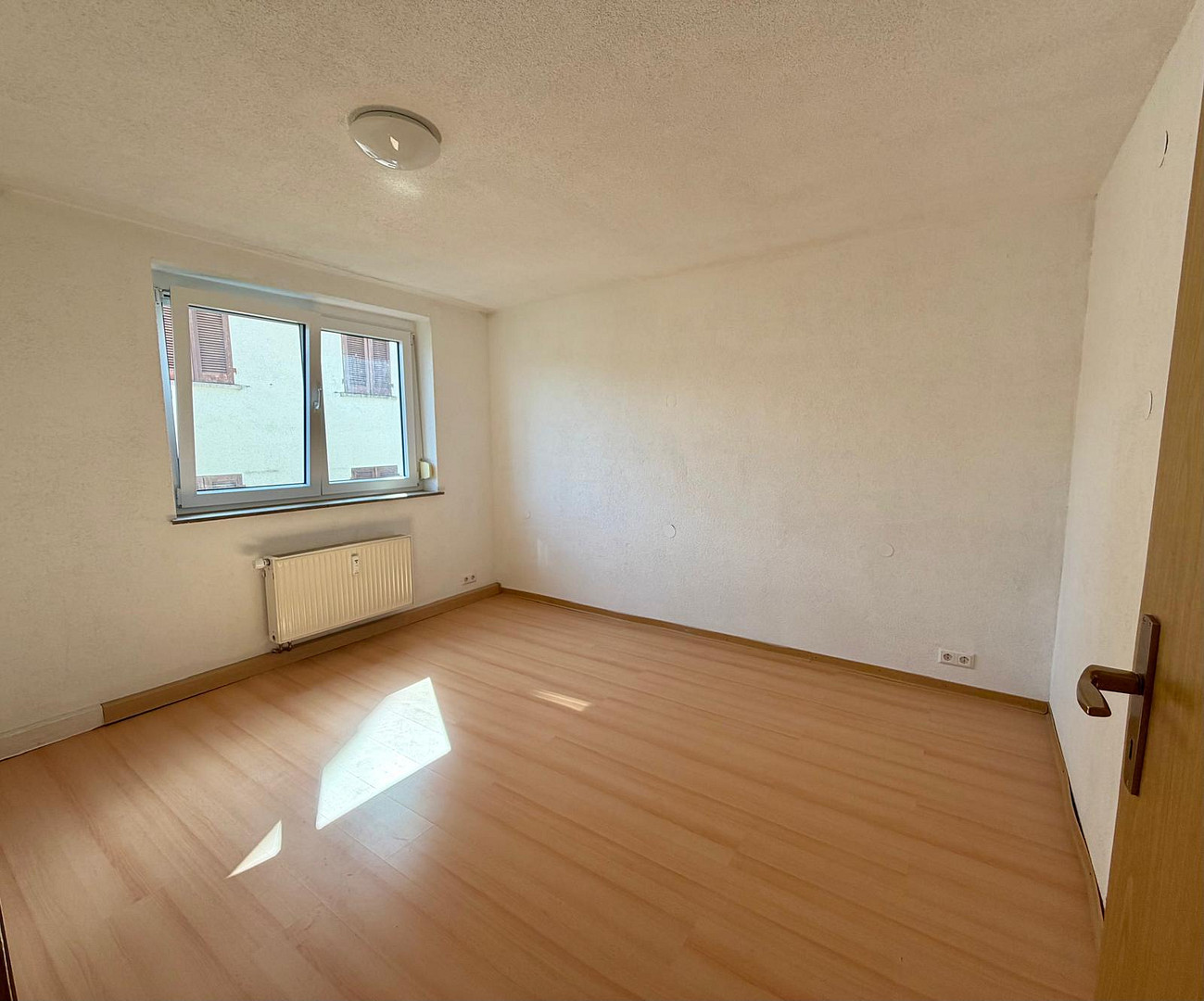 2-Zimmer Wohnung in begehrter Wohnlage – Hermannstraße 14, 72793 Pfullingen – Vorschaubild 2
