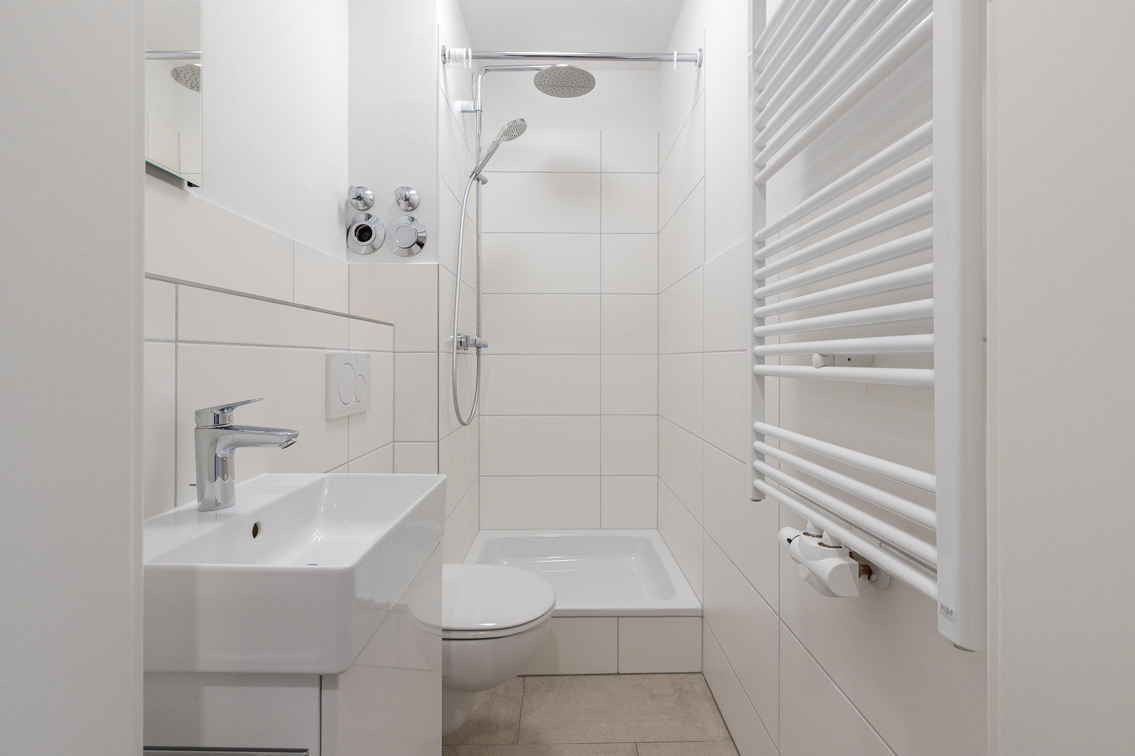 Erstbezug Kernsaniert | Helle 2-Zimmer Wohnung mit Balkon in München-Giesing – 81549 München(Obergiesing) – Vorschaubild 7
