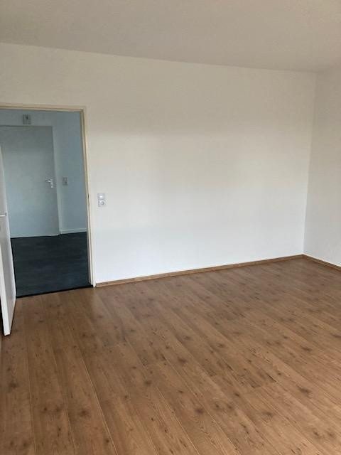 Großzügige Wohnung mit ausgebauten Kellerräumen und Terrasse in Reinshagen – Reinshagener Str. 106, 42857 Remscheid – Vorschaubild 5