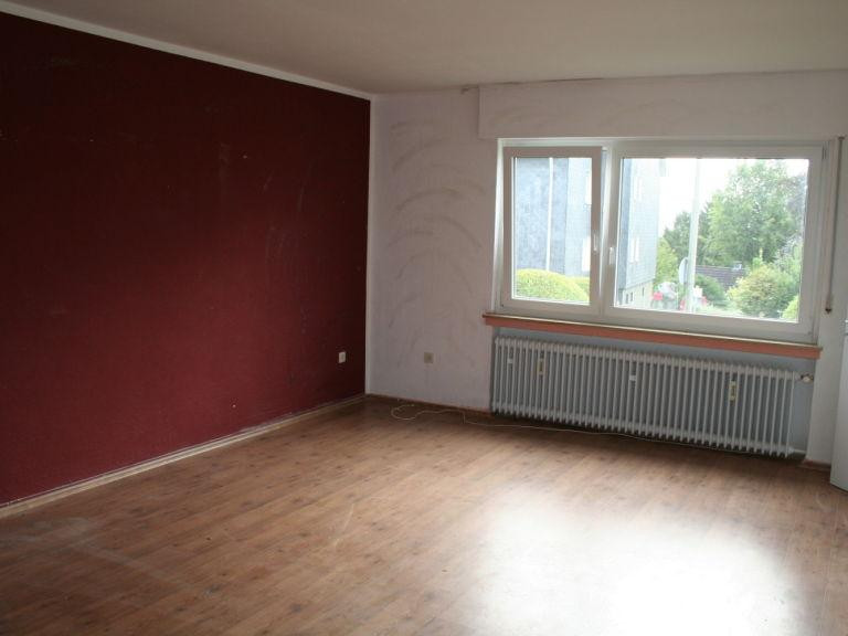 Großzügige Wohnung mit ausgebauten Kellerräumen und Terrasse in Reinshagen – Reinshagener Str. 106, 42857 Remscheid – Vorschaubild 2