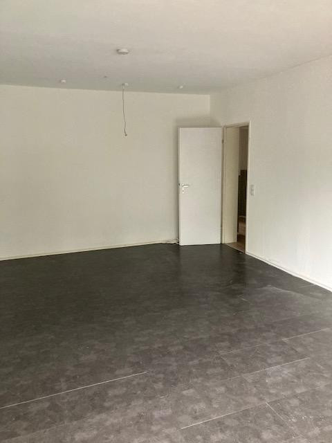Großzügige Wohnung mit ausgebauten Kellerräumen und Terrasse in Reinshagen – Reinshagener Str. 106, 42857 Remscheid – Vorschaubild 13
